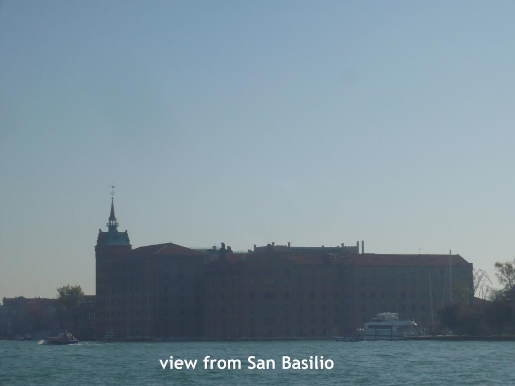 Cruise Harbor Next 4Pax, Mob Aircond, Wifi Veneza Exterior foto